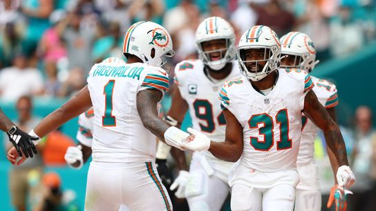 FINAL: Dolphins 31, Patriots 17 - Waddle left wide open clinching TD taken at Hard Rock Stadium (Patriots)